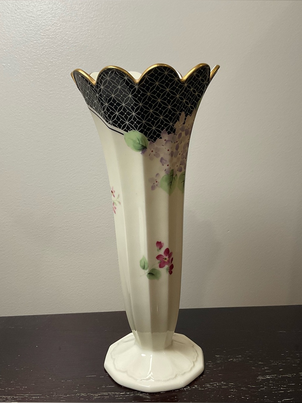 Mikasa Lace Vase 9”